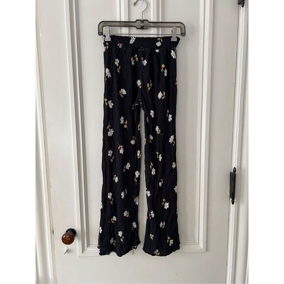 Billabong boho black and cream floral flowy open pants XS - Picture 1 of 5